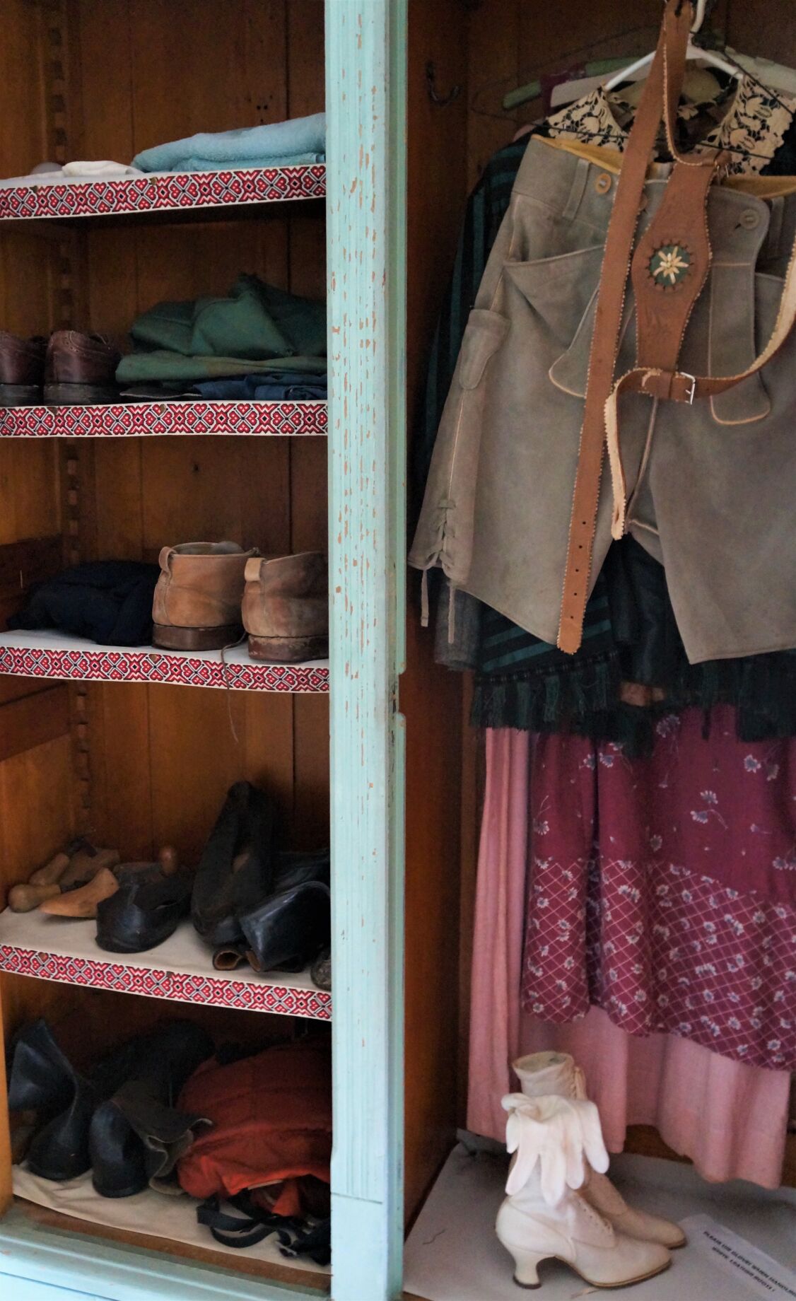 Black Point: Wardrobe